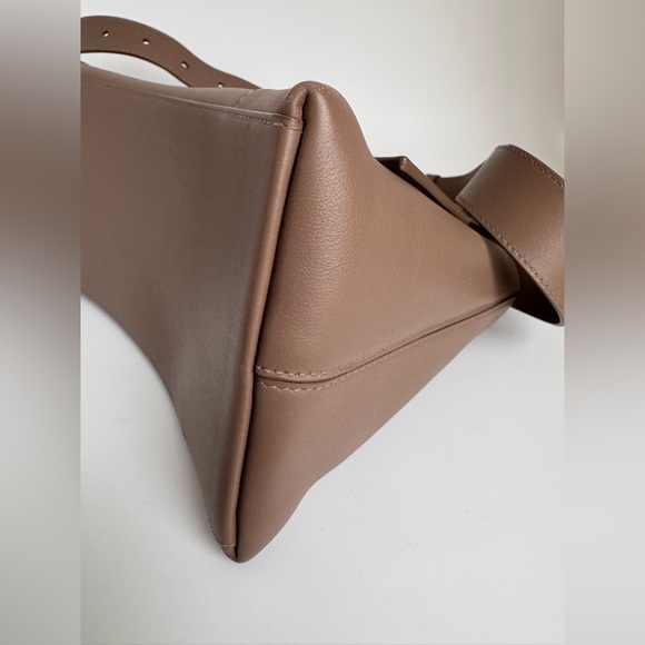 Balenciaga Soft Hourglass Bag - Picture 12 of 15